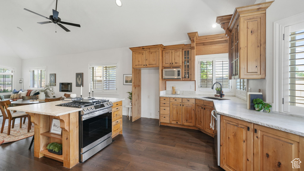 1803 E COTTONWOOD GLEN CT Salt Lake City, UT 84117