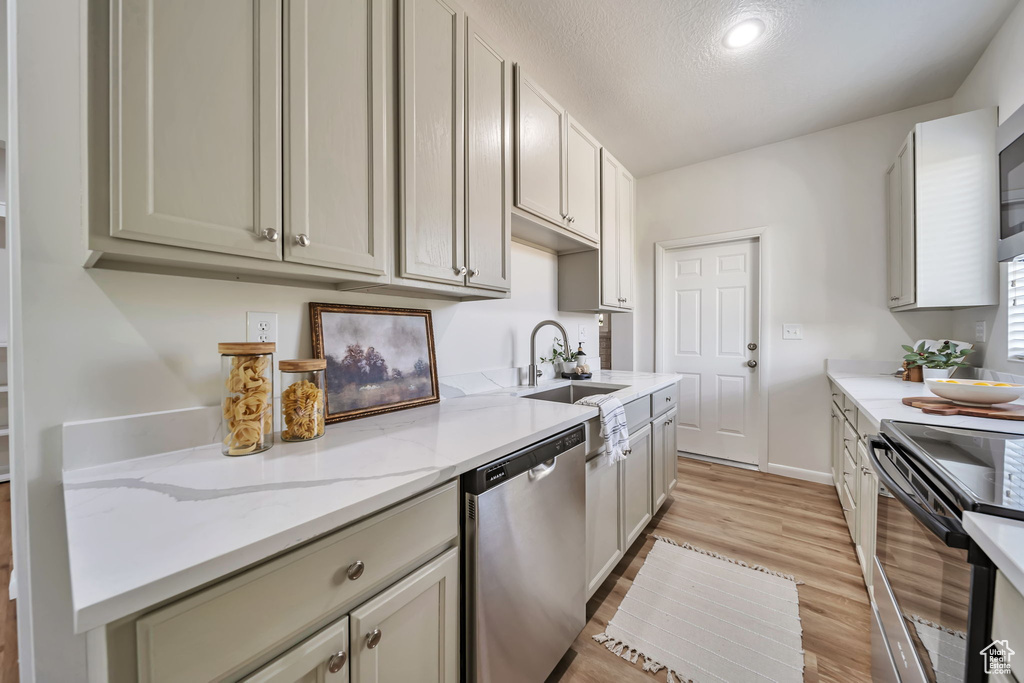 6392 S 2200 E Holladay, UT 84121