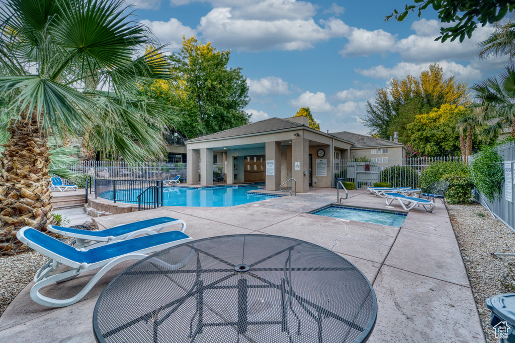 Photo 43 for MLS #2102813 at 225 N Country #104