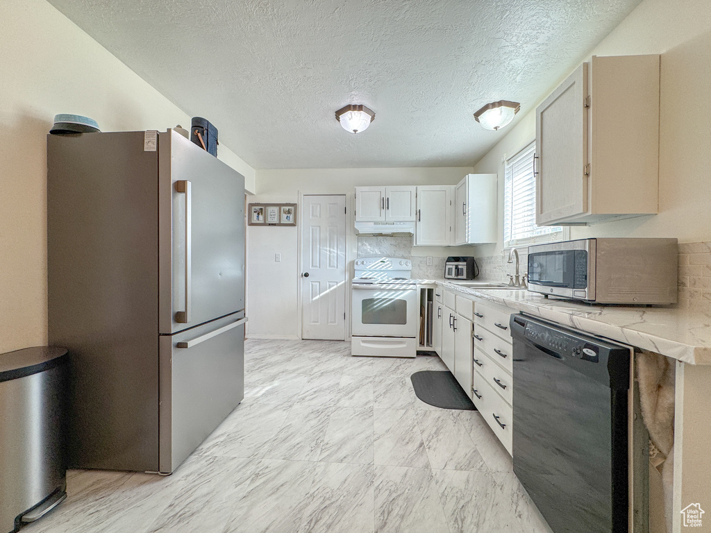 2277 S 300 W Clearfield, UT 84015
