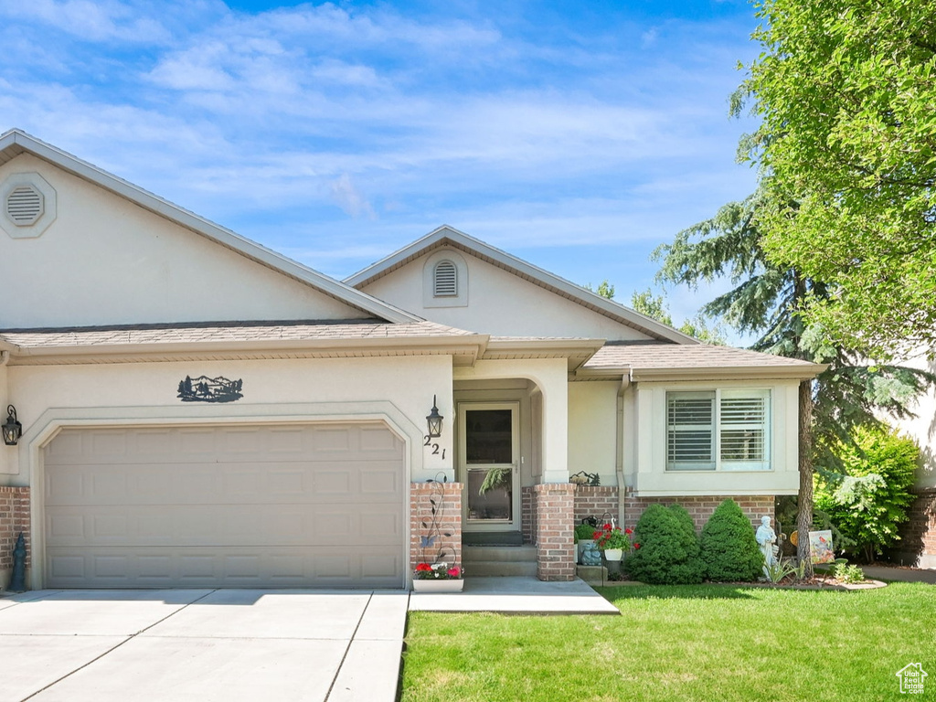 221 E ROSE ANNE CIR Pleasant View, UT 84414