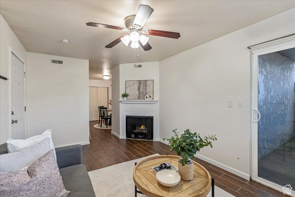 Photo 3 for MLS #2102844 at 223 E Hill Ave #2