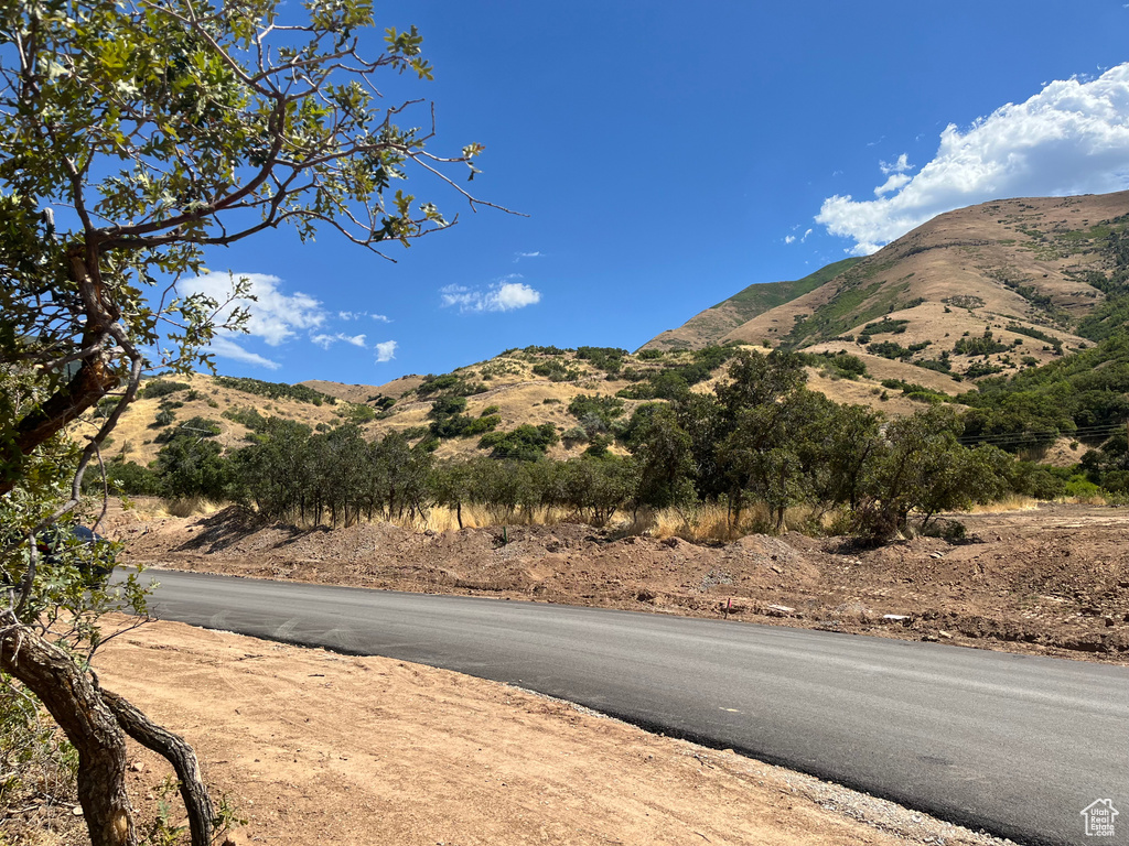 2057 E MAPLE HILLS DR Mapleton, UT 84664