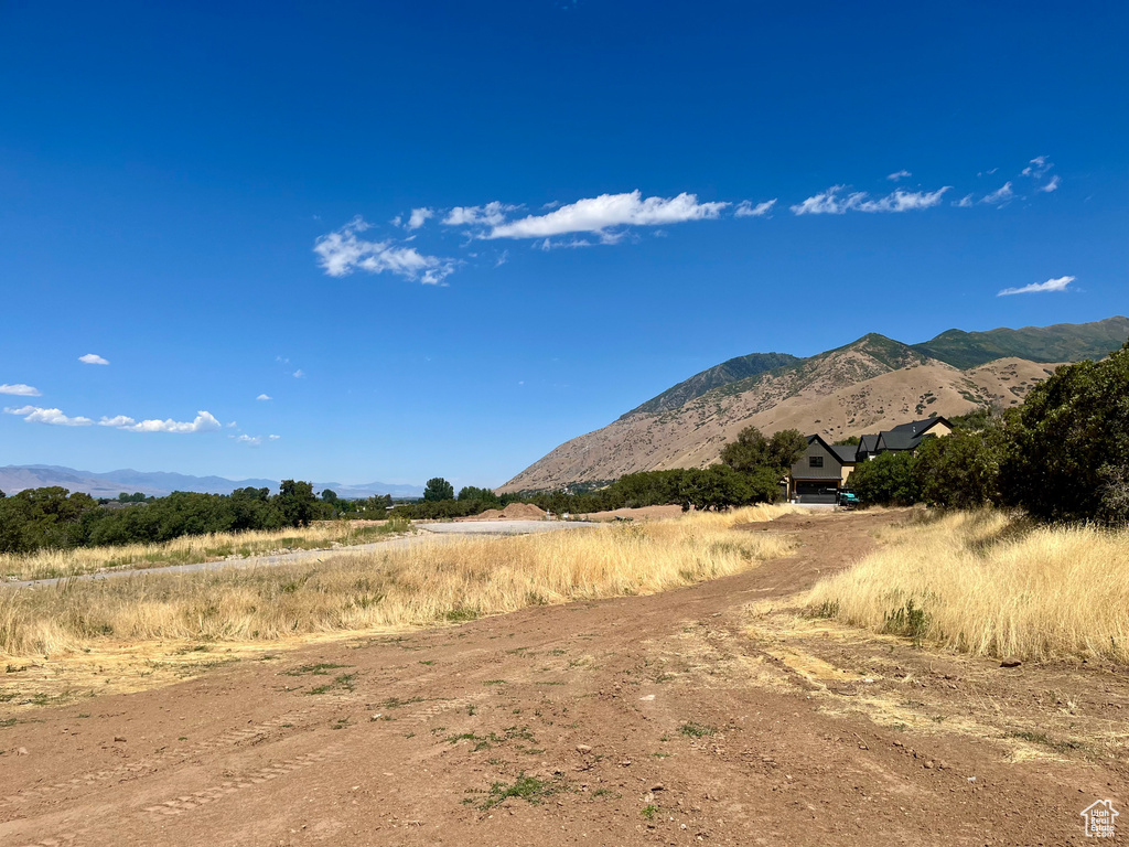 2057 E MAPLE HILLS DR Mapleton, UT 84664