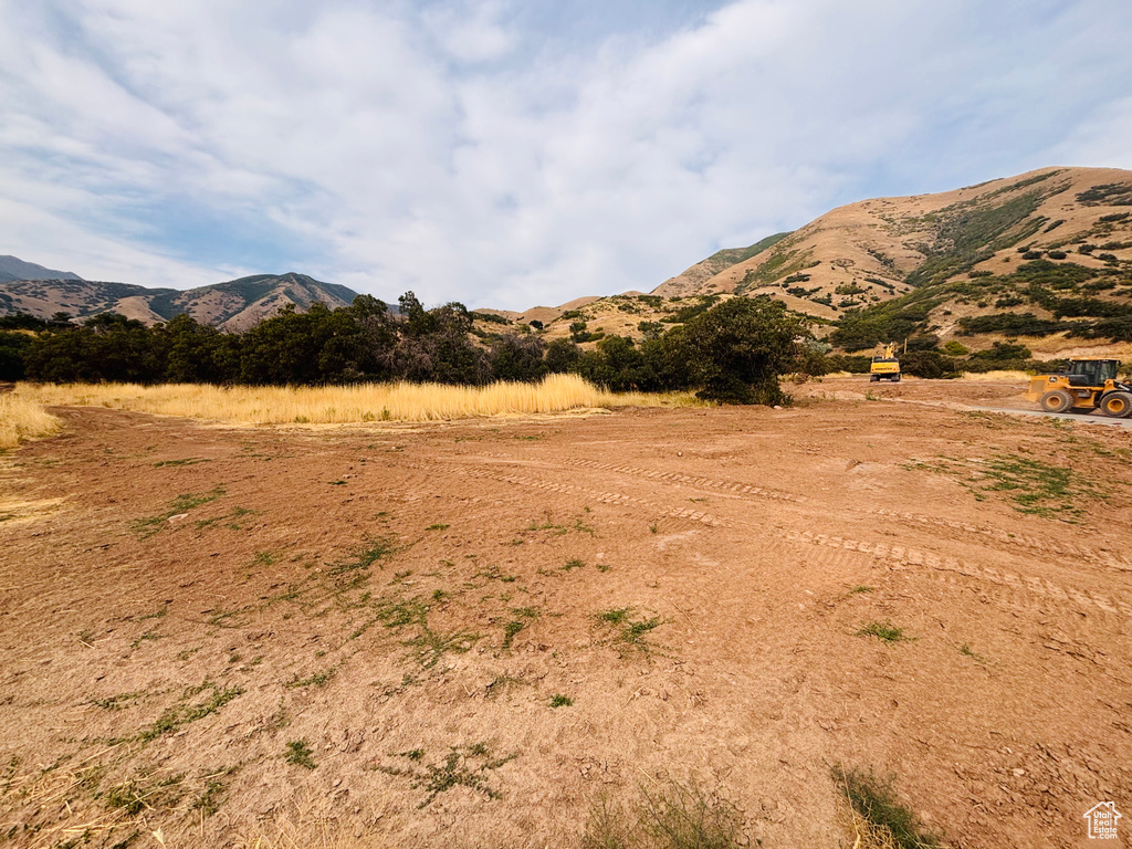 2057 E MAPLE HILLS DR Mapleton, UT 84664