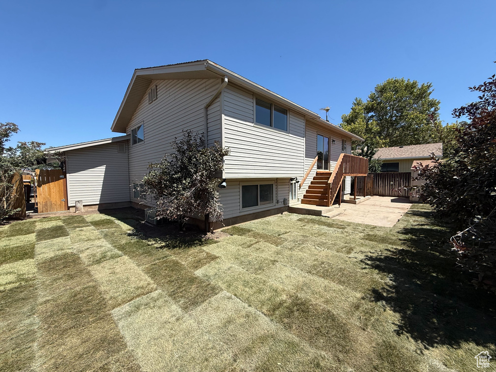 1389 E 5800 S South Ogden, UT 84405