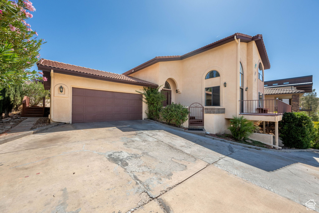 Photo 2 for MLS #2102912 at 956 E Summit Dr