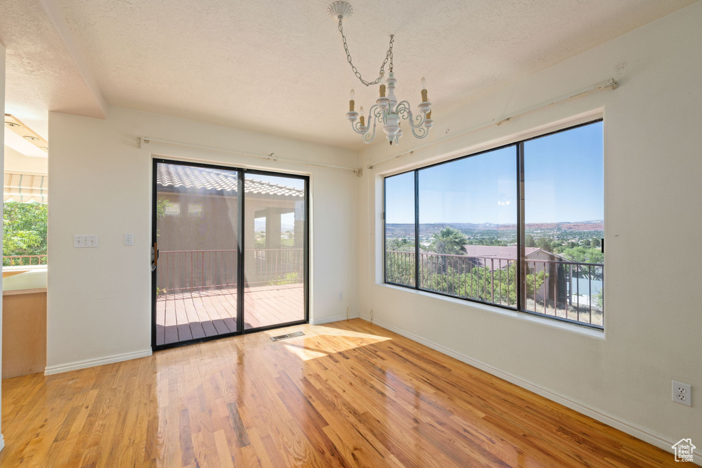 Photo 12 for MLS #2102912 at 956 E Summit Dr