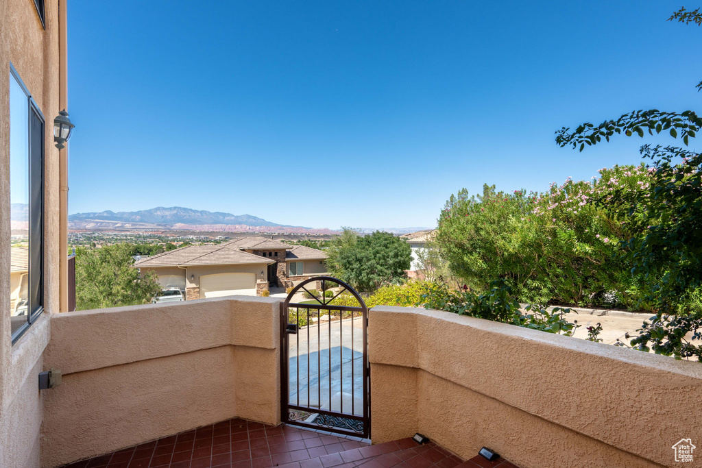 Photo 5 for MLS #2102912 at 956 E Summit Dr