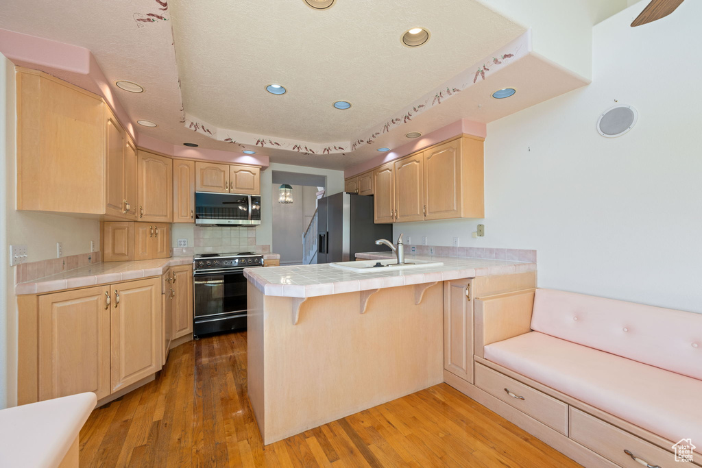 Photo 9 for MLS #2102912 at 956 E Summit Dr