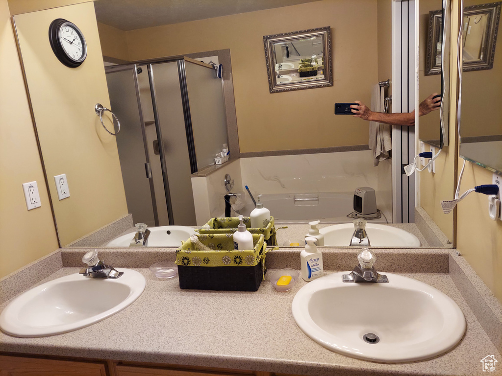 3219 S HUNTER FARM WAY West Valley City, UT 84128
