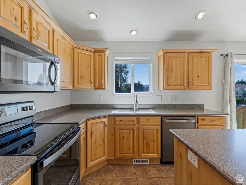 1251 S 1650 W Syracuse, UT 84075