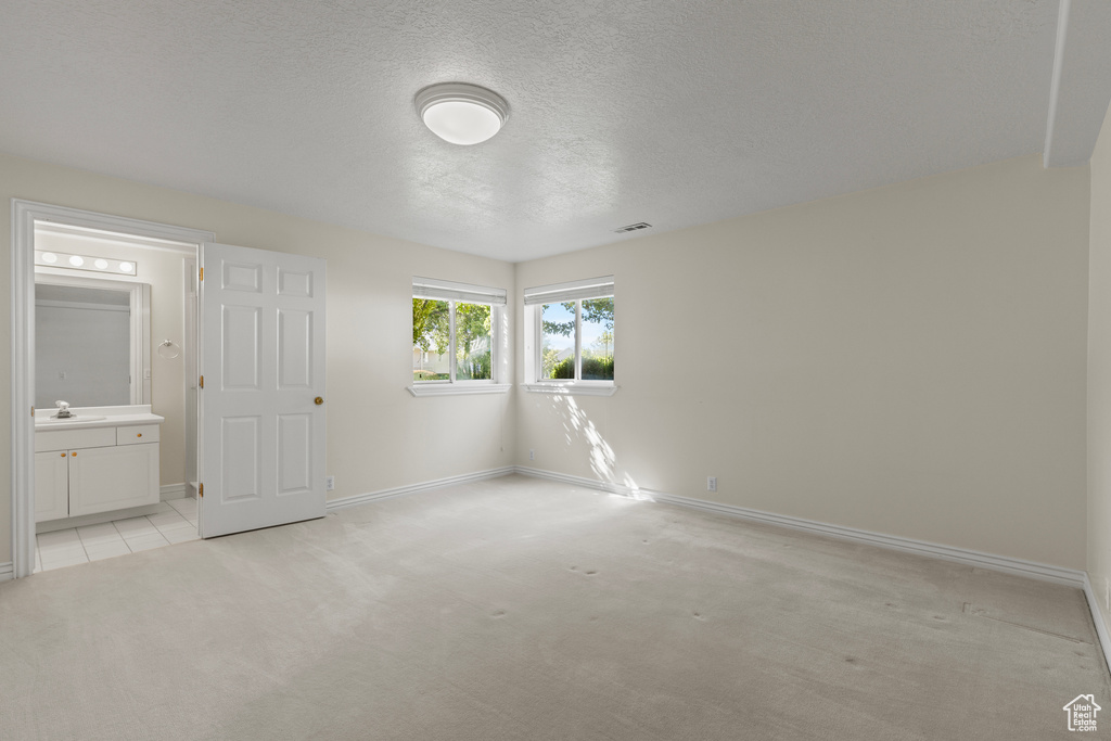 275 S EAGLE WAY North Salt Lake, UT 84054