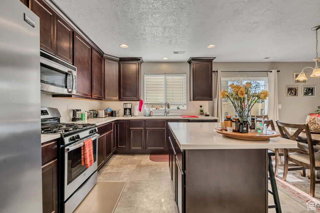 948 W STONEHAVEN DR North Salt Lake, UT 84054