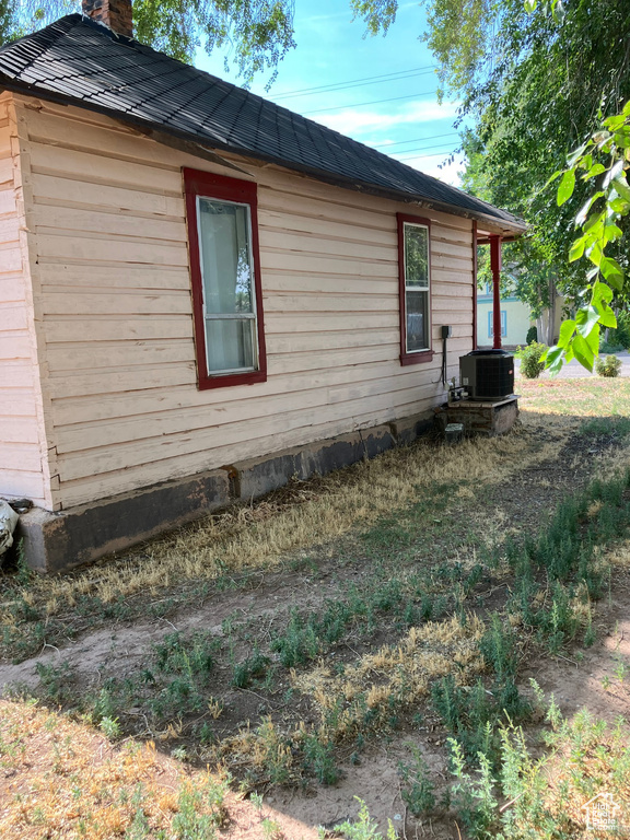 Photo 3 for MLS #2102982 at 341 E 200 North