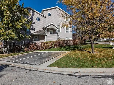 617 N SEVEN PEAKS BLVD #16 Provo, UT 84606