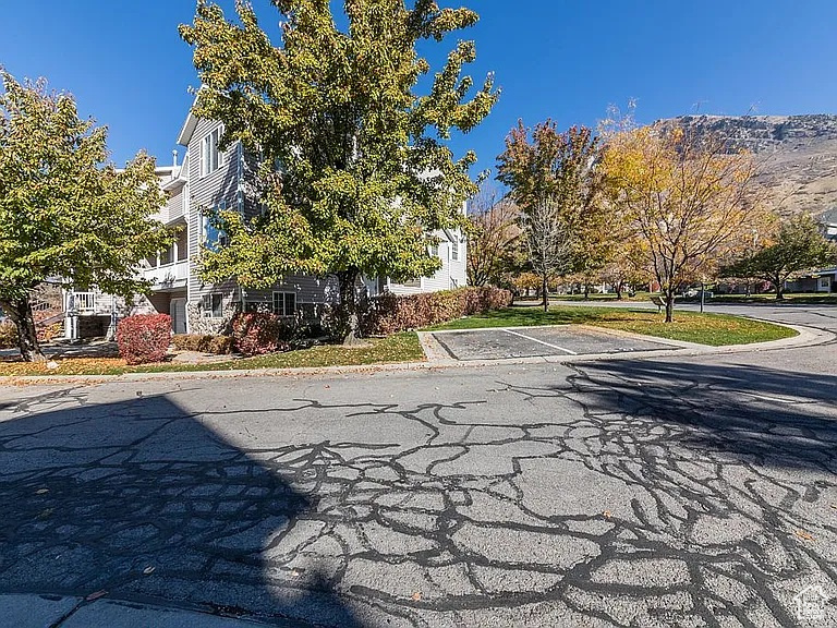 617 N SEVEN PEAKS BLVD #16 Provo, UT 84606