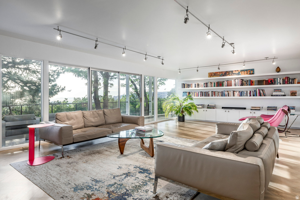 1497 S DEVONSHIRE DR Salt Lake City, UT 84108