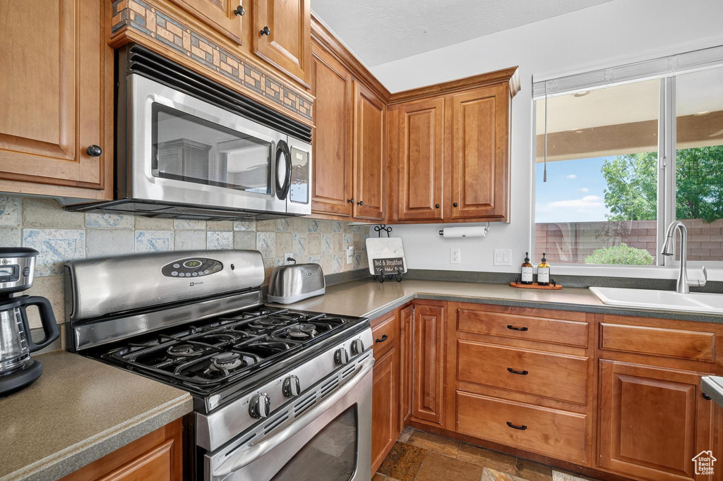 Photo 12 for MLS #2102997 at 2602 E Spring Canyon Dr