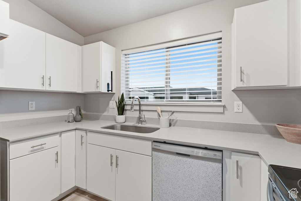 Photo 7 for MLS #2103006 at 1167 E Telegraph St #B305