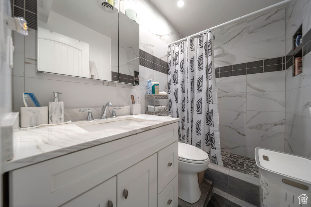 Photo 11 for MLS #2103019 at 618 N Oakley St #B206