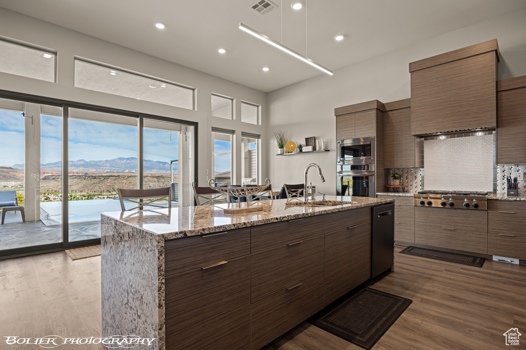Photo 15 for MLS #2103028 at 728 W Sir Monte Dr