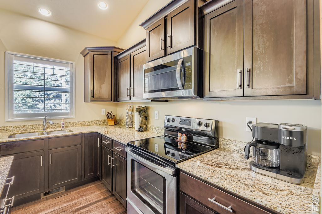 Photo 13 for MLS #2103031 at 7034 S Cadens Cv