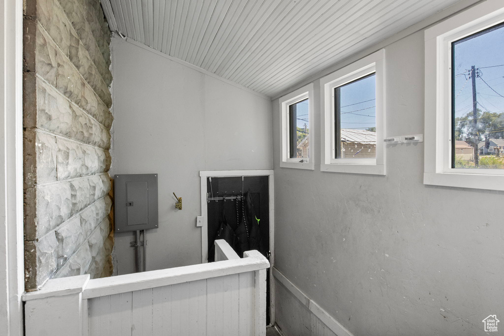 Photo 14 for MLS #2103054 at 325 34th St
