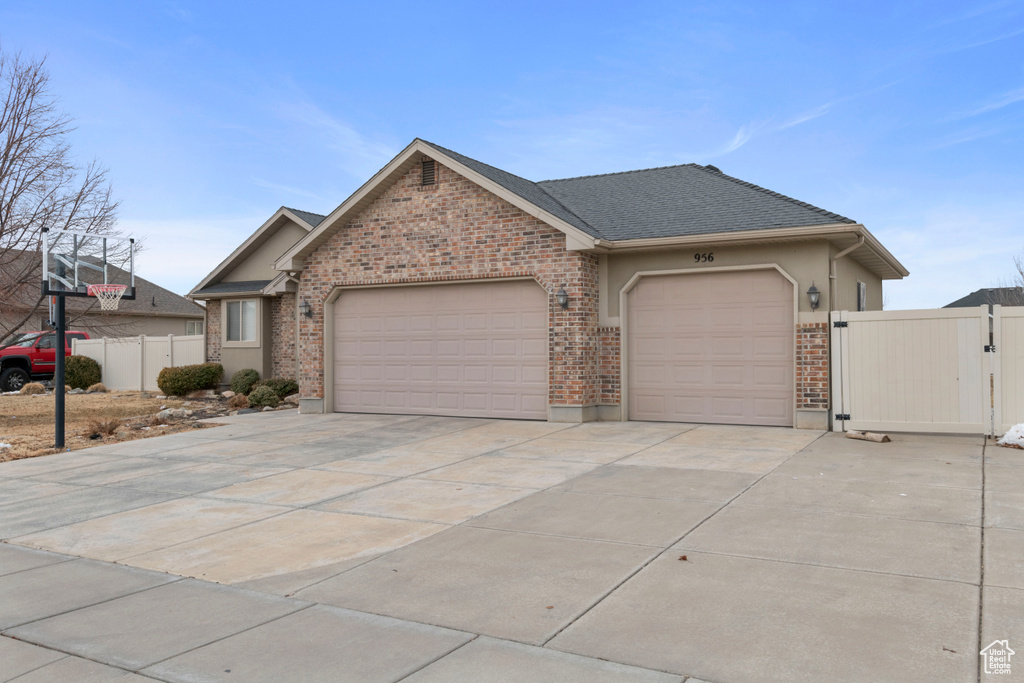 956 S 1525 W Syracuse, UT 84075