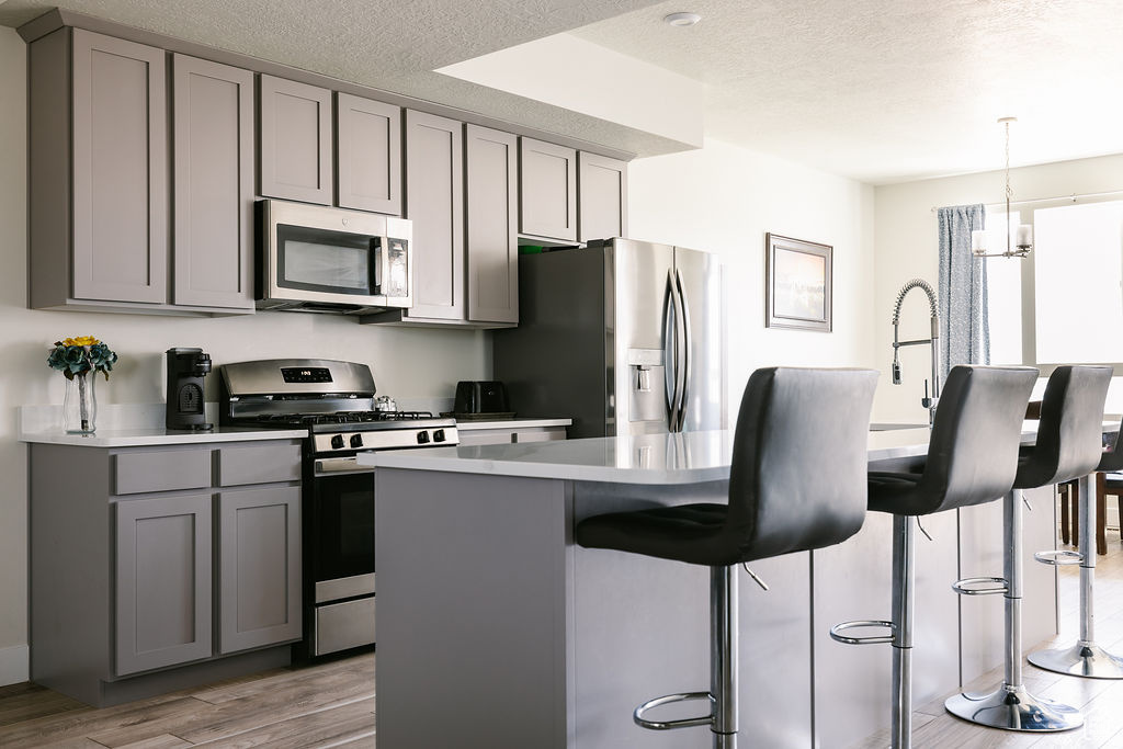 Photo 4 for MLS #2103060 at 991 W 420 South