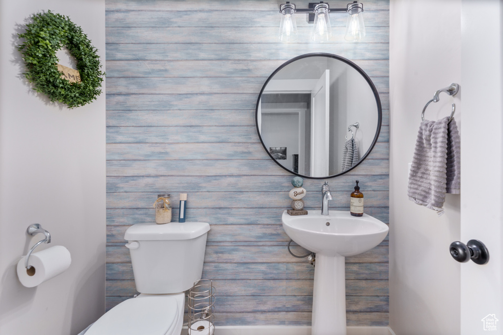 1061 W SMITHSONIAN WAY Apple Valley, UT 84737