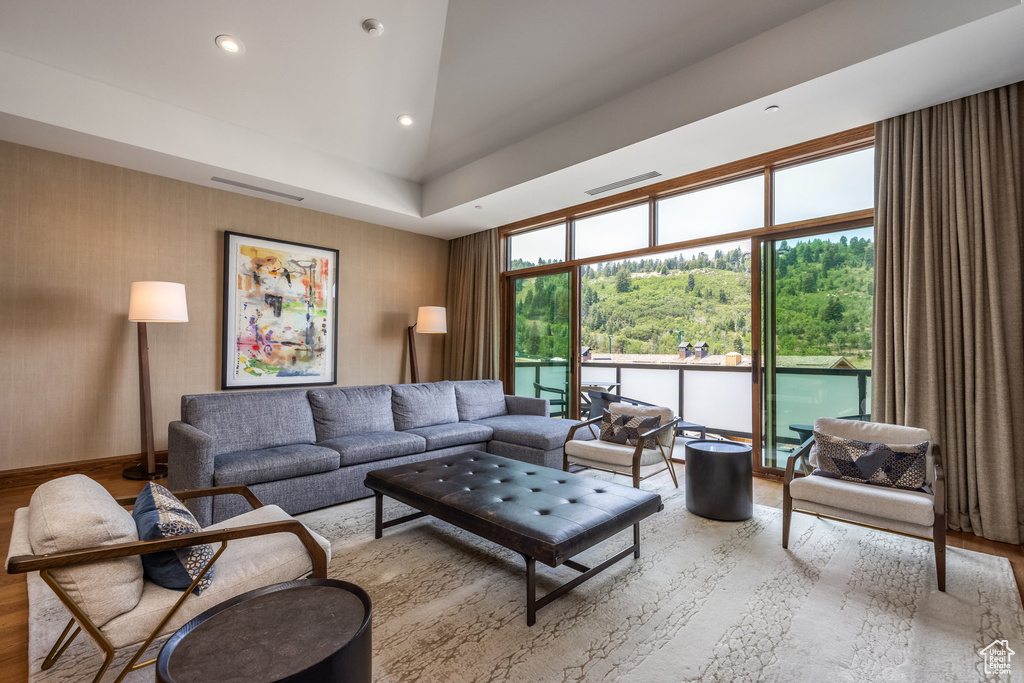 Photo 4 for MLS #2103073 at 2290 E Deer Valley Dr #4030