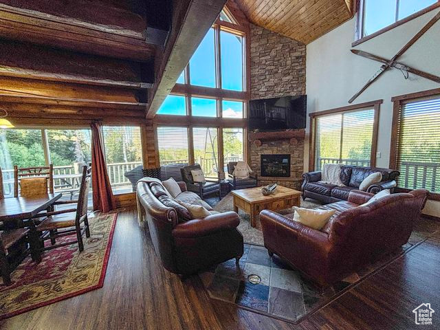 Photo 15 for MLS #2103075 at 244 W Pinehurst