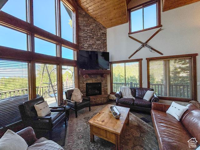 Photo 12 for MLS #2103075 at 244 W Pinehurst