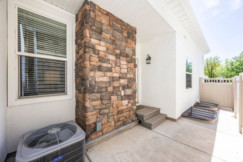 10891 S TOPVIEW RD South Jordan, UT 84009