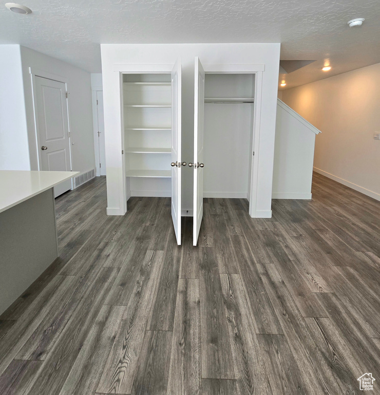 Photo 7 for MLS #2103128 at 37 N Wayne Way