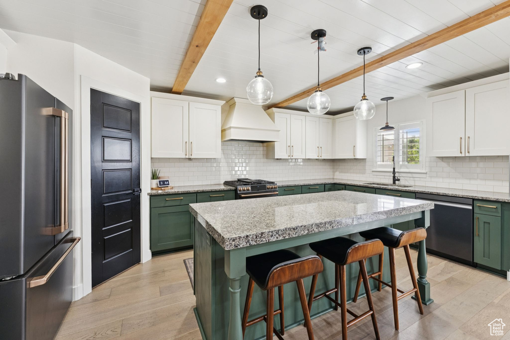 2228 S MOUNTAIN VIEW BLVD Woods Cross, UT 84087