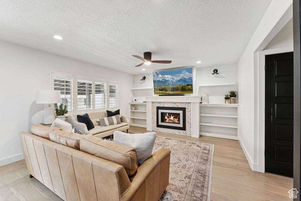 2228 S MOUNTAIN VIEW BLVD Woods Cross, UT 84087