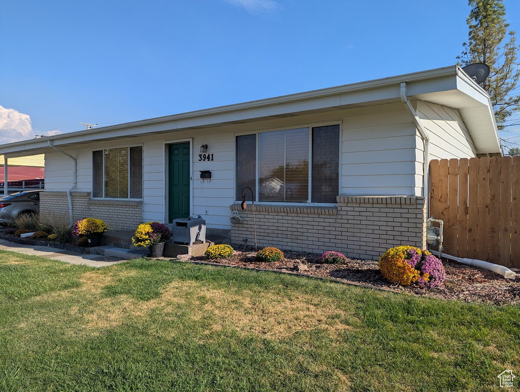 Photo 4 for MLS #2103152 at 3941 W 4990 South