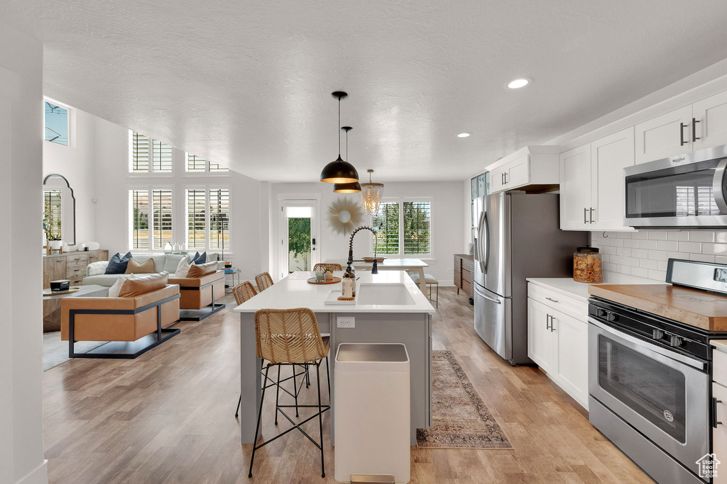 915 W MCKENNA RD Bluffdale, UT 84065