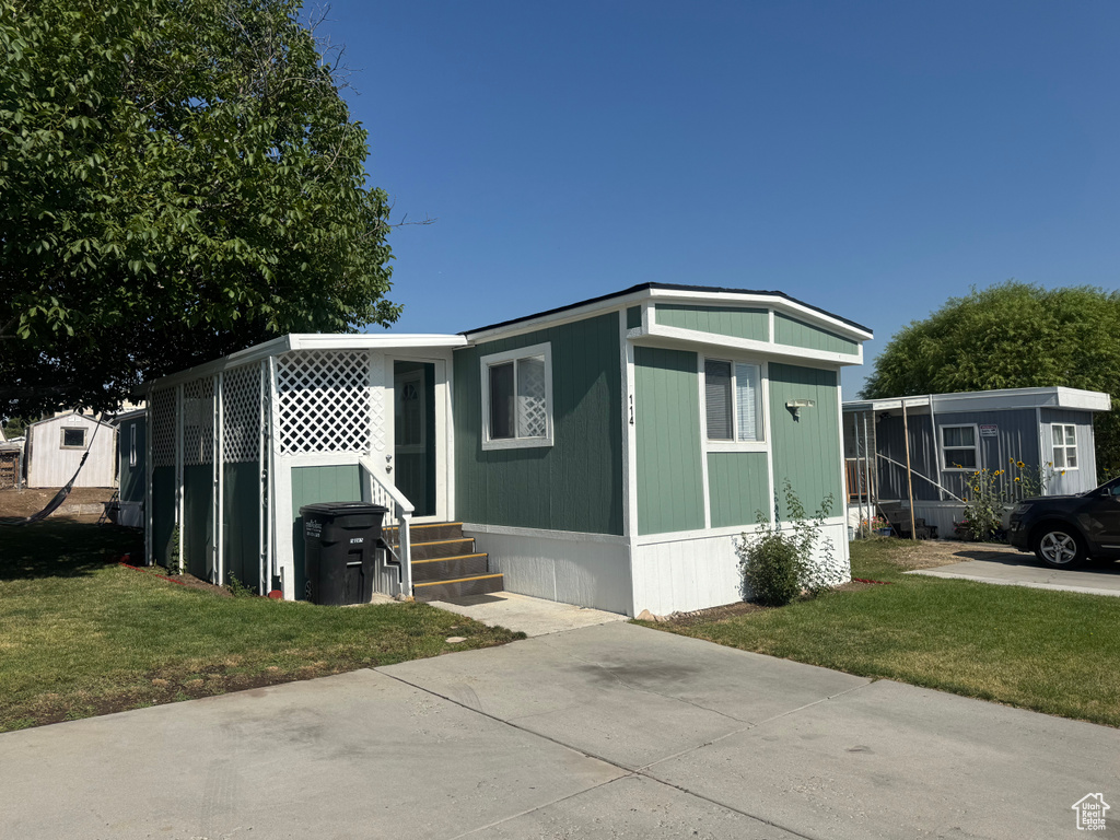 Photo 2 for MLS #2103178 at 5075 W 4700 South #114