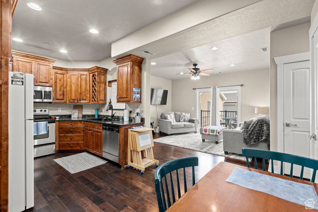 106 W SPRING HILL WAY Saratoga Springs, UT 84045