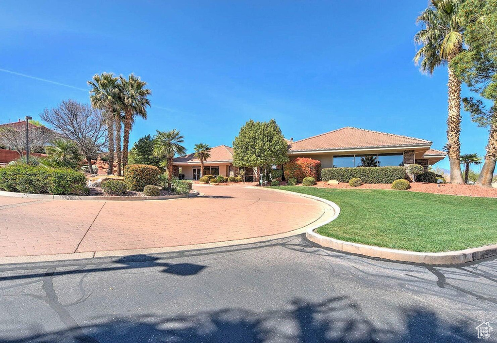 1086 W MONTEZUMA CIR Washington, UT 84780