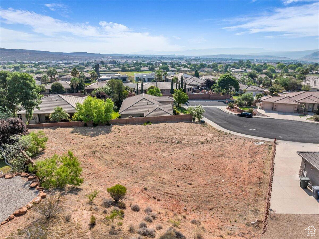 1086 W MONTEZUMA CIR Washington, UT 84780