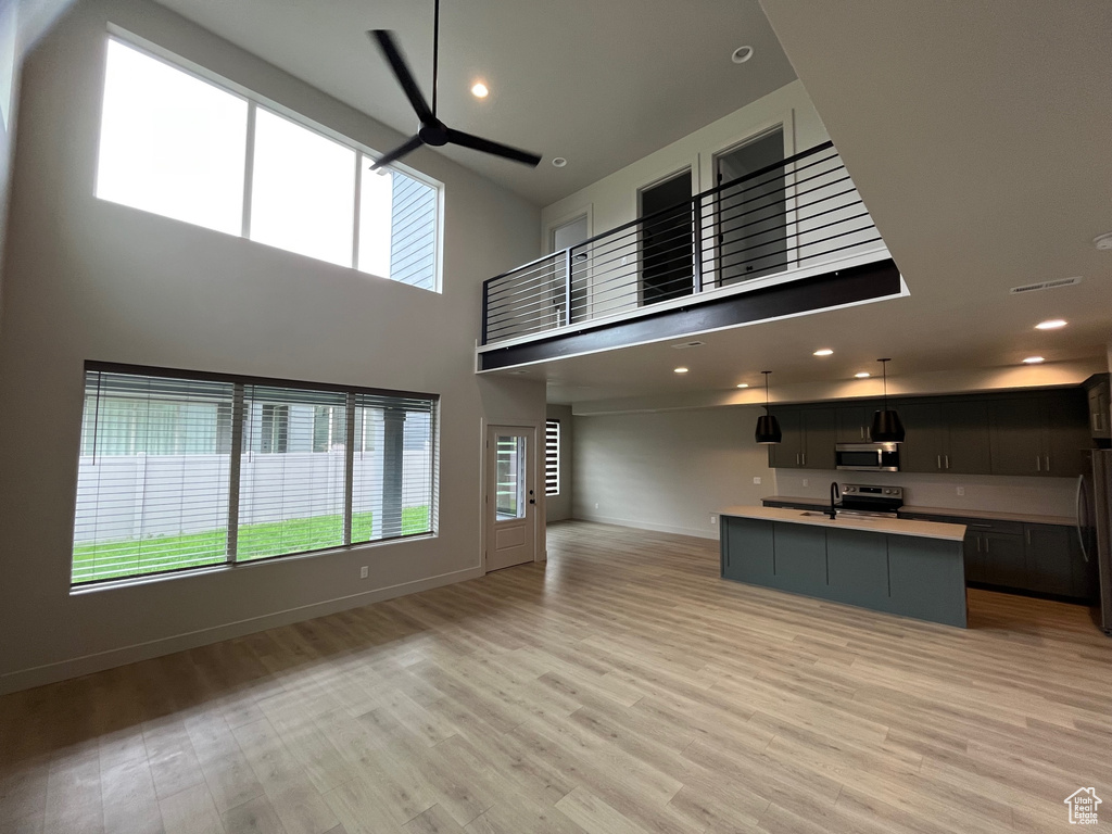 964 W 1880 S Syracuse, UT 84075