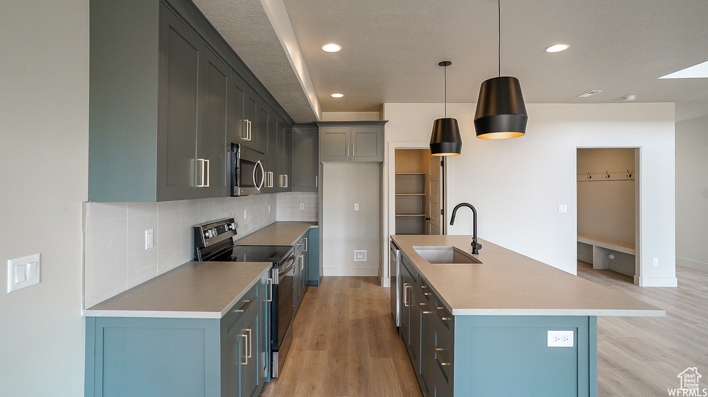 964 W 1880 S Syracuse, UT 84075