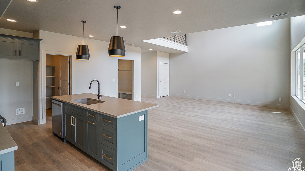 964 W 1880 S Syracuse, UT 84075