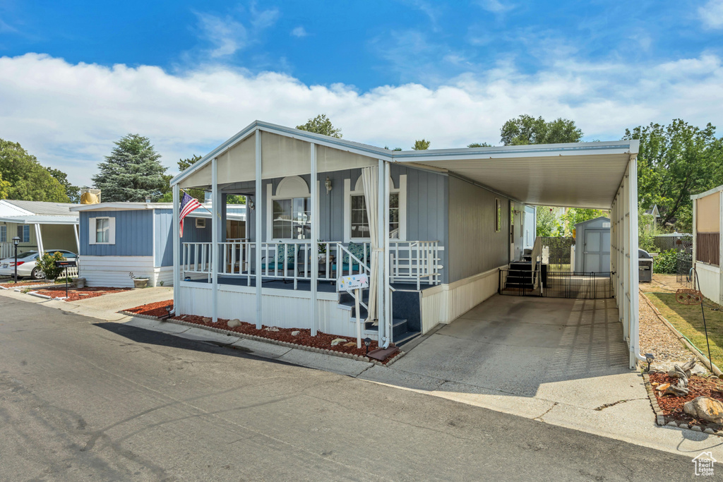 Photo 17 for MLS #2103279 at 1101 W Barberry Dr