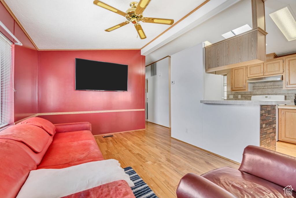 Photo 7 for MLS #2103279 at 1101 W Barberry Dr