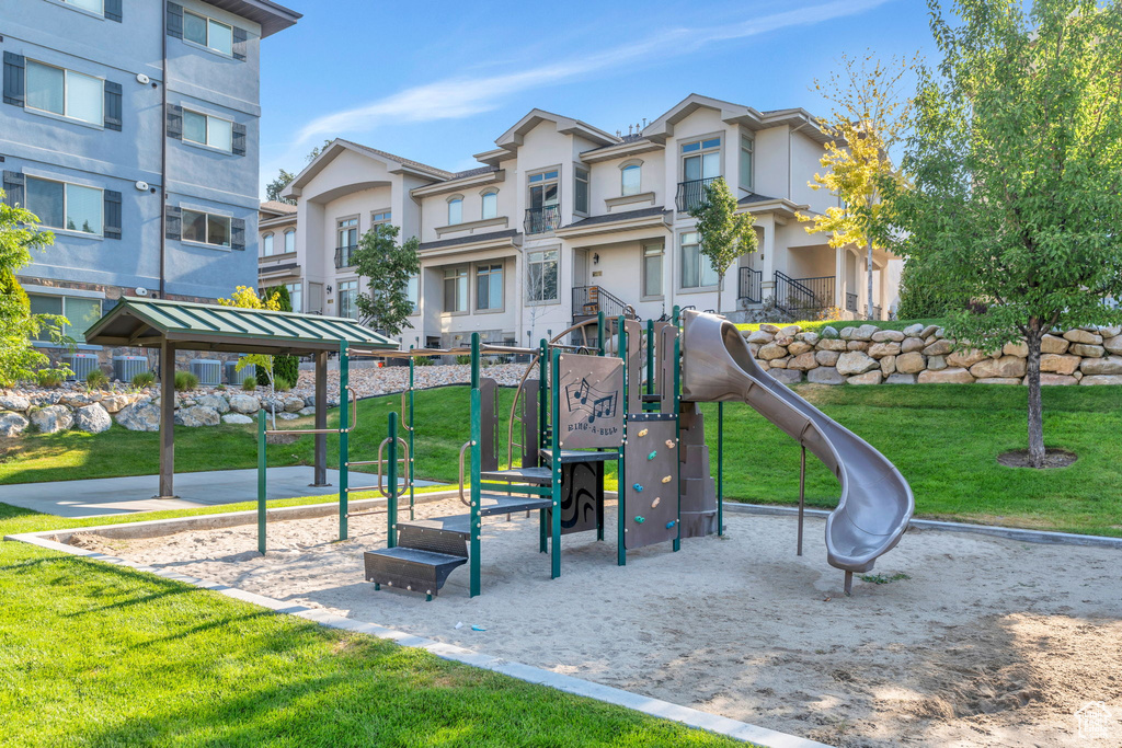 Photo 3 for MLS #2103300 at 1081 W 993 North #202